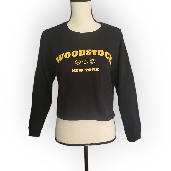 One ❤️ Clothing LA Black Woodstock New York Cropped Graphic Sweatshirt Small - Picture 1 of 5